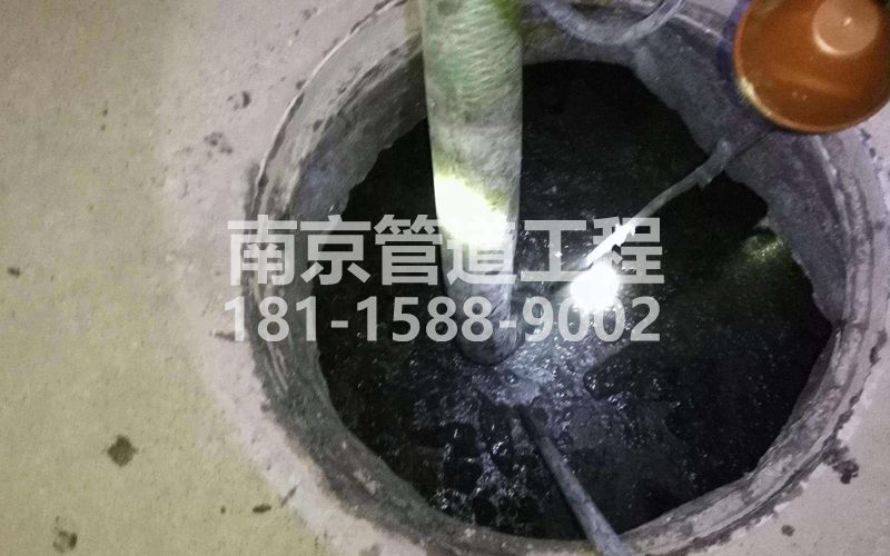 216青马清理化粪池